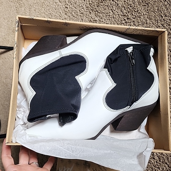 Free People Shoes - FREE PEOPLE JACKSON WEST 39 ANKLE BOOTIE BOOTS POINT TOE HEELED WESTERN COWGIRL